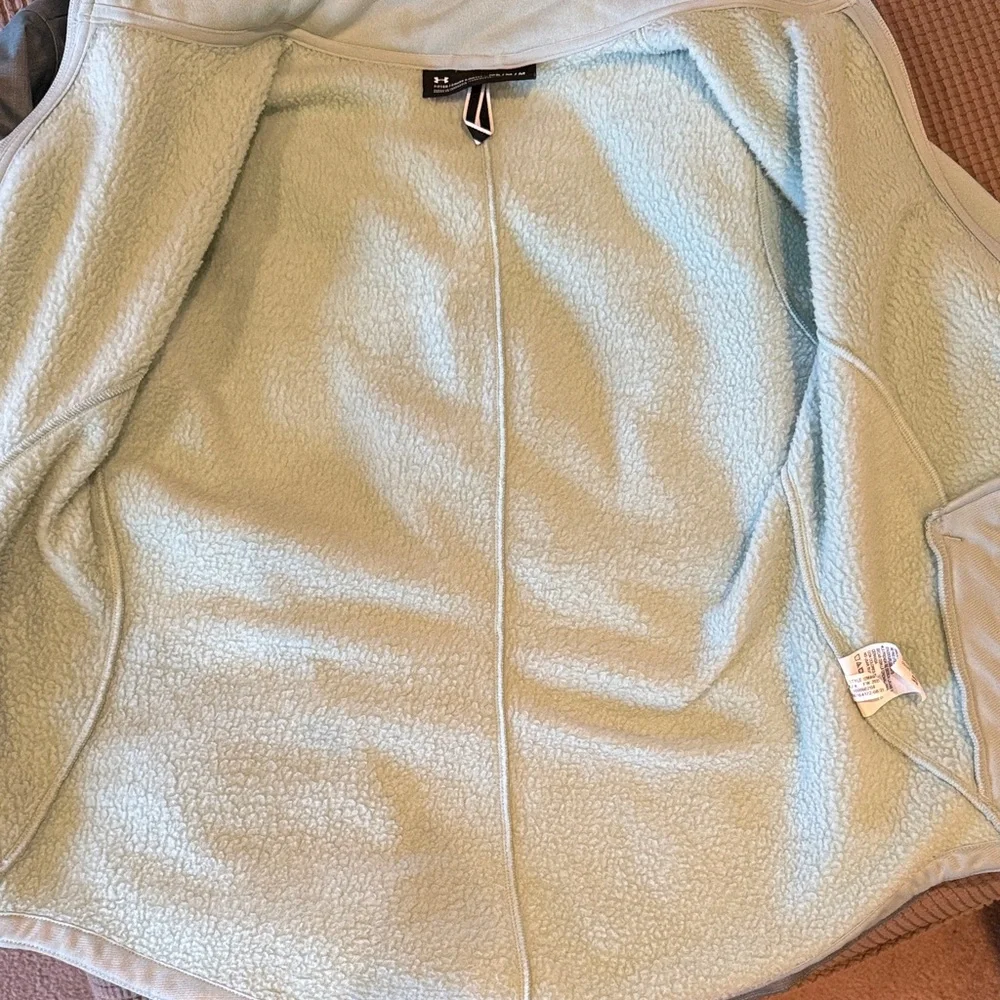 Women’s Under Armour Ski Jacket - Picture 3 of 5
